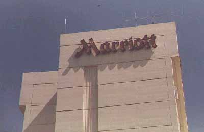 The 6-element antenna on the roof of the Marriott 